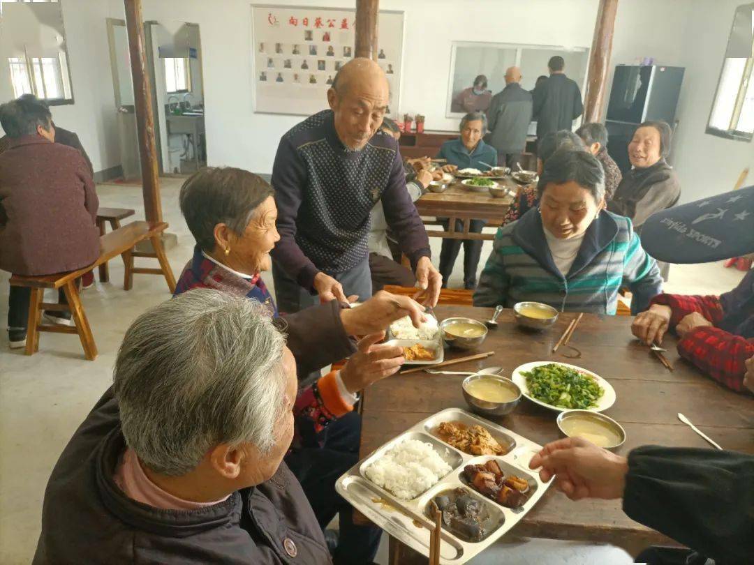 青阳县乔木乡：别样“威客电竞女神”节情暖老人心(图3)